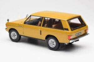 Land Rover Range Rover Classic Gul Almost Real 1:18 ALM810103 Metall — bild 7 av 8