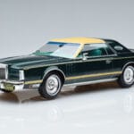 Lincoln Continental Mark V Mörkgrön MCG 1:18 MCG18404 Metall