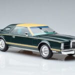 Lincoln Continental Mark V Mörkgrön MCG 1:18 MCG18404 Metall - image 4 of 6
