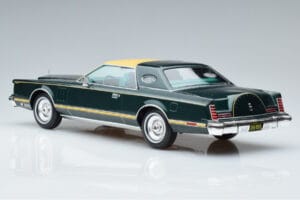 Lincoln Continental Mark V Mörkgrön MCG 1:18 MCG18404 Metall — bild 5 av 6