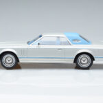 Lincoln Continental Mark V Silver MCG 1:18 - image 3 of 6