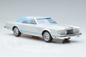 Lincoln Continental Mark V Silver MCG 1:18 MCG18403 Metall — bild 4 av 6