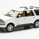 Lincoln Navigator Vit AUTOart 1:18
