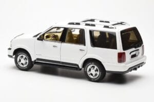 Lincoln Navigator Vit AUTOart 1:18 72761 Metall — bild 7 av 8