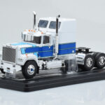 Mack Superliner Magnum Vit Blå IXO 1:43