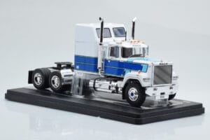 Mack Superliner Magnum Vit Blå IXO 1:43 TR165 Metall — bild 4 av 6