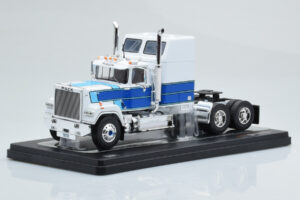 Mack Superliner Magnum Vit Blå IXO 1:43