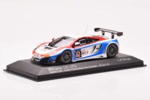 McLaren 12C GT3 #82 Russian Team A. Vasiliev / D. Vasiliauskas / M. Asmer / B. Spengler Spa 24 Hours 2014 Minichamps 1:43 437 — bild 2 av 4