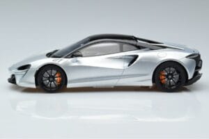 McLaren Artura Silver GT Spirit 1:18 GT873 Resin — bild 3 av 6