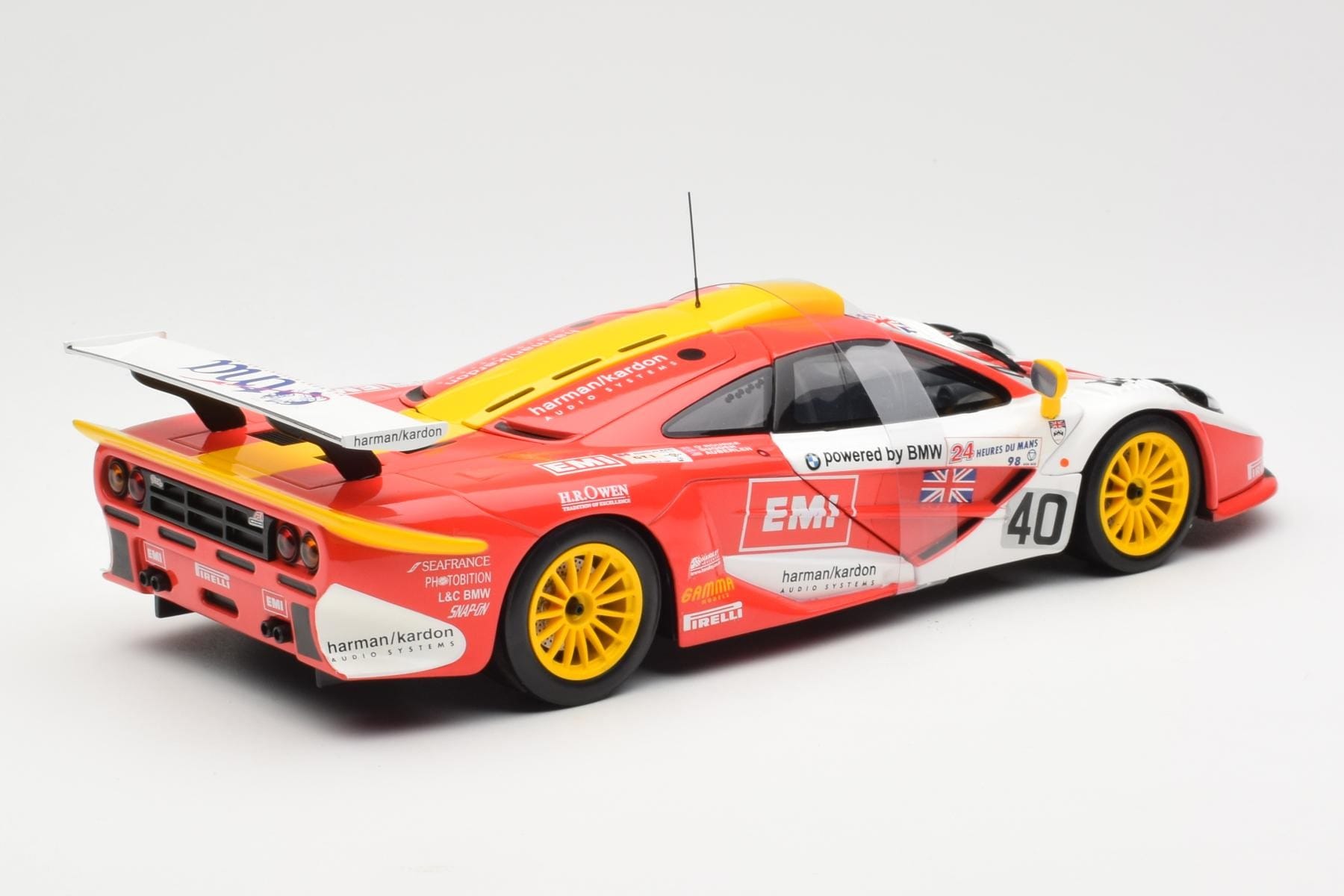 McLaren F1 GTR #40 J. O'Rourke / M. Sugden / P. Auberlein EMI 24 Hours of Le Mans 1996 UT Models 1:18 39820 Metall — bild 2 av 6