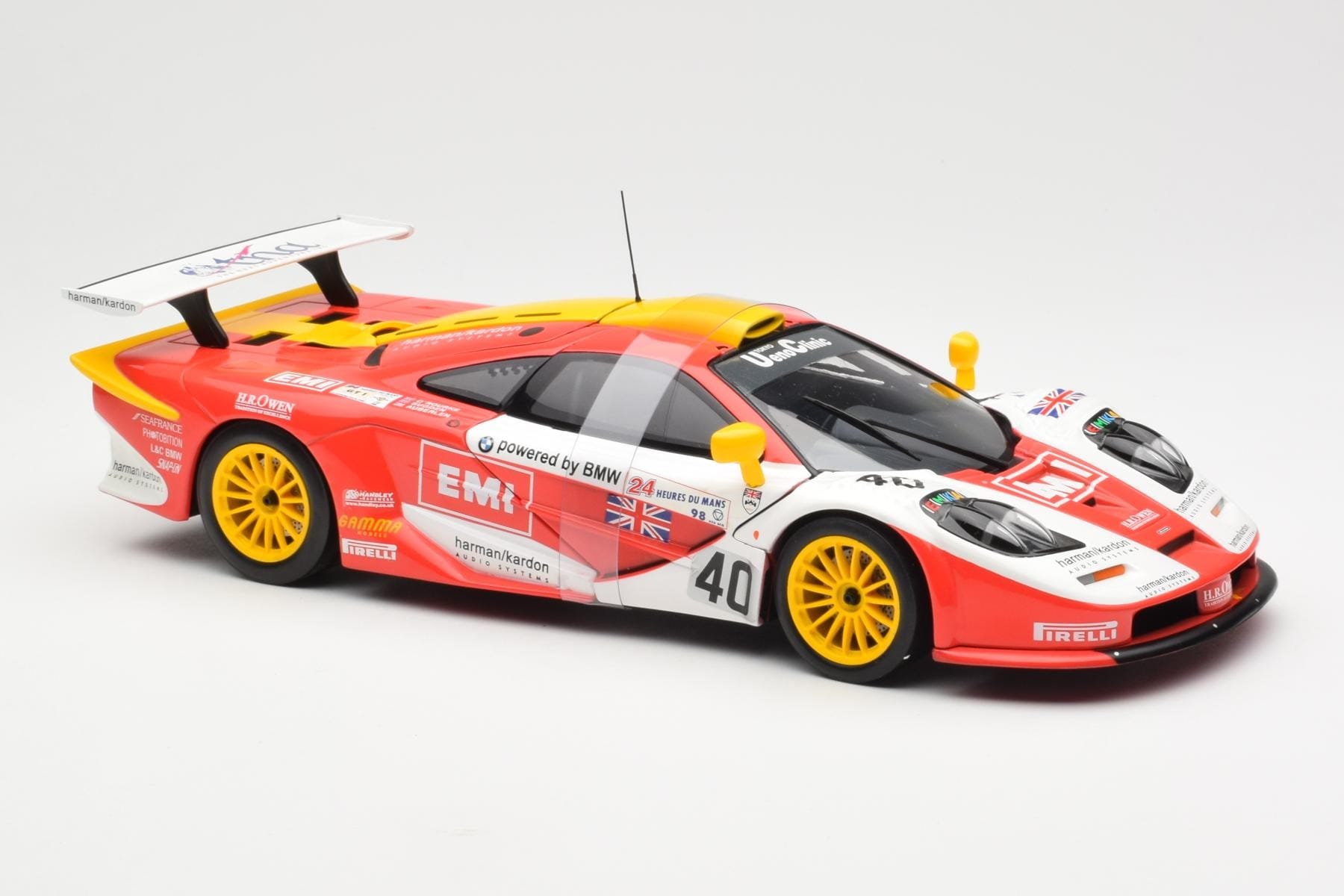 McLaren F1 GTR #40 J. O'Rourke / M. Sugden / P. Auberlein EMI 24 Hours of Le Mans 1996 UT Models 1:18 39820 Metall — bild 4 av 6