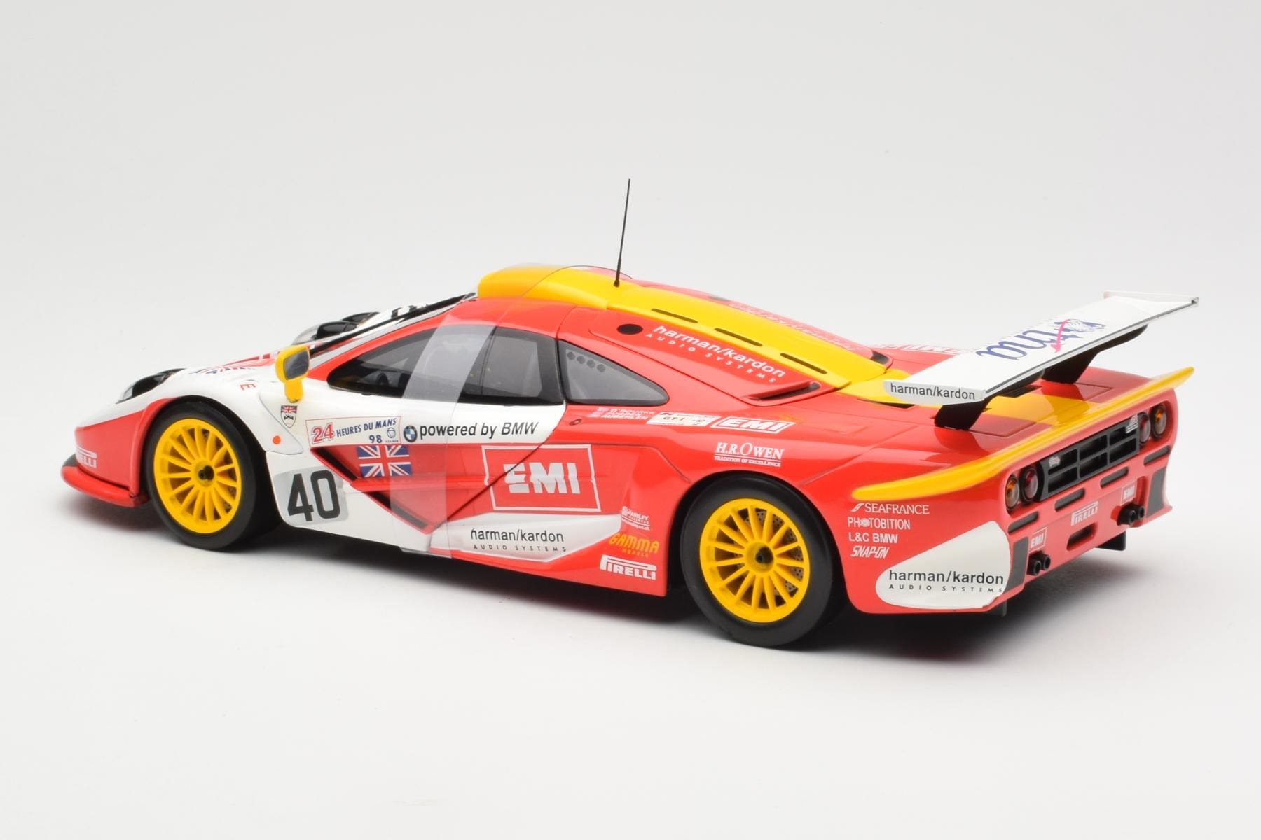 McLaren F1 GTR #40 J. O'Rourke / M. Sugden / P. Auberlein EMI 24 Hours of Le Mans 1996 UT Models 1:18 39820 Metall — bild 5 av 6