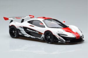 McLaren P1 GTR Högglans Vit Med Röda Ränder AUTOart 1:18 81541 Komposit — bild 5 av 7