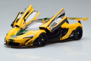 McLaren P1 GTR Gul Med Gröna Ränder AUTOart 1:18 81544 Komposit — bild 2 av 7