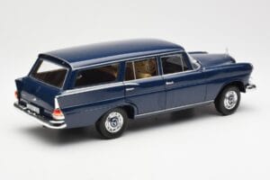 Mercedes 200 Universal W115 Blå Norev 1:18 183599 Metall — bild 3 av 8