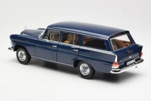 Mercedes 200 Universal W115 Blå Norev 1:18 183599 Metall — bild 7 av 8