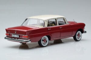 Mercedes 200 W110 Röd Norev 1:18 183706 Metall — bild 3 av 7