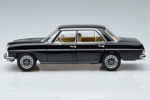 Mercedes 200 W115 Begränsad Upplaga Norev 1:18 183775 Metall — bild 5 av 8