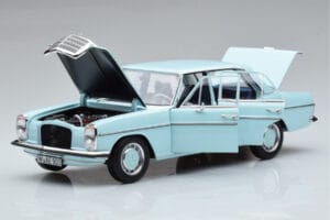 Mercedes 200 W115 Norev 1:18 183777 Metall — bild 2 av 7