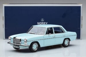 Mercedes 200 W115 Norev 1:18 183777 Metall — bild 7 av 7