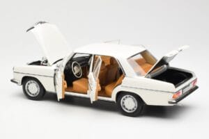 Mercedes 200 W115 Vit Norev 1:18 183770 Metall — bild 5 av 8