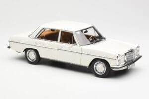 Mercedes 200 W115 Vit Norev 1:18 183770 Metall — bild 6 av 8