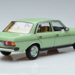 Mercedes 200 W123 Grön Norev 1:18 183796 Metall - image 3 of 7