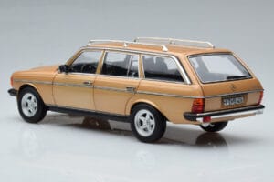 Mercedes 200T S123 AMG Package Beige Norev 1:18 183739 Metall — bild 7 av 9