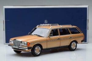 Mercedes 200T S123 Beige Norev 1:18 183738 Metall — bild 9 av 9