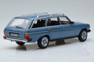 Mercedes 200T S123 Blå Norev 1:18 183737 Metall — bild 3 av 7