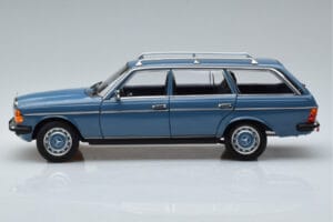 Mercedes 200T S123 Blå Norev 1:18 183737 Metall — bild 4 av 7