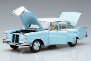 Mercedes 220 S W111 Blå Norev 1:18 183920 Metall — bild 2 av 7
