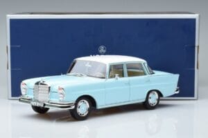 Mercedes 220 S W111 Blå Norev 1:18 183920 Metall — bild 7 av 7