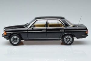 Mercedes 230E W123 Begränsad Upplaga Norev 1:18 183711 Metall — bild 5 av 8