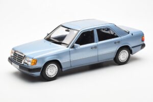 Mercedes 230E W124 Ljusblå Metallic Norev 1:18