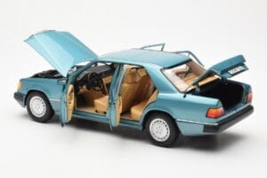 Mercedes 230E W124 Beryl Metallic Återförsäljarutgåva Norev 1:18 B66040698 Metall — bild 5 av 8