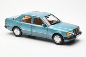Mercedes 230E W124 Beryl Metallic Återförsäljarutgåva Norev 1:18 B66040698 Metall — bild 6 av 8