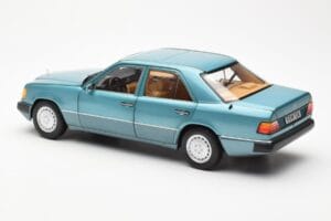 Mercedes 230E W124 Beryl Metallic Återförsäljarutgåva Norev 1:18 B66040698 Metall — bild 7 av 8