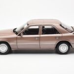 Mercedes 230E W124 Rosewood Metallic Återförsäljarutgåva Norev 1:18 B66040697 - image 4 of 8