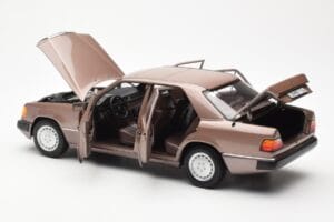 Mercedes 230E W124 Rosewood Metallic Återförsäljarutgåva Norev 1:18 B66040697 Metall — bild 5 av 8