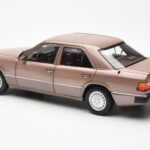 Mercedes 230E W124 Rosewood Metallic Återförsäljarutgåva Norev 1:18 B66040697 - image 7 of 8