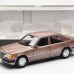 Mercedes 230E W124 Rosewood Metallic Återförsäljarutgåva Norev 1:18 B66040697 - image 8 of 8
