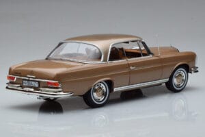 Mercedes 250 SE Coupe W111 Guld Metallic Norev 1:18 183759 Metall — bild 3 av 7