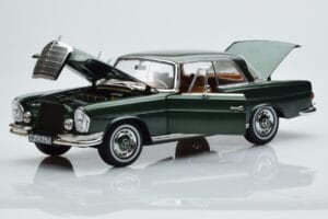 Mercedes 250 SE Coupe W111 Grön Metallic Begränsad Upplaga Norev 1:18 183764 Metall — bild 2 av 7