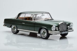 Mercedes 250 SE Coupe W111 Grön Metallic Begränsad Upplaga Norev 1:18 183764 Metall — bild 5 av 7