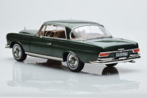 Mercedes 250 SE Coupe W111 Grön Metallic Begränsad Upplaga Norev 1:18 183764 Metall — bild 6 av 7