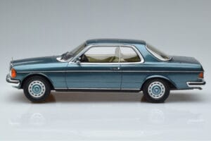 Mercedes 280 CE C123 Blå Otto 1:18 OT627 Resin — bild 3 av 6