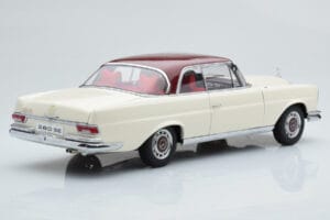 Mercedes 280 SE W108 Vit AUTOart 1:18 76287 Metall — bild 4 av 8