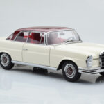 Mercedes 280 SE W108 Vit AUTOart 1:18 - image 6 of 8