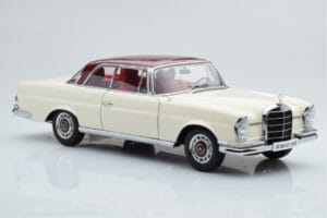 Mercedes 280 SE W108 Vit AUTOart 1:18 76287 Metall — bild 6 av 8